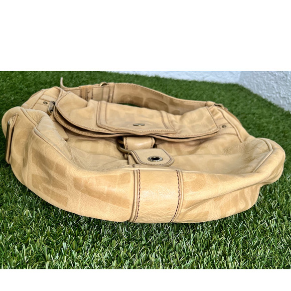 Marc Jacobs Pattern Logo Calf Genuine Leather Tan Large Tote Shoulder Bag - Picture 16 of 17